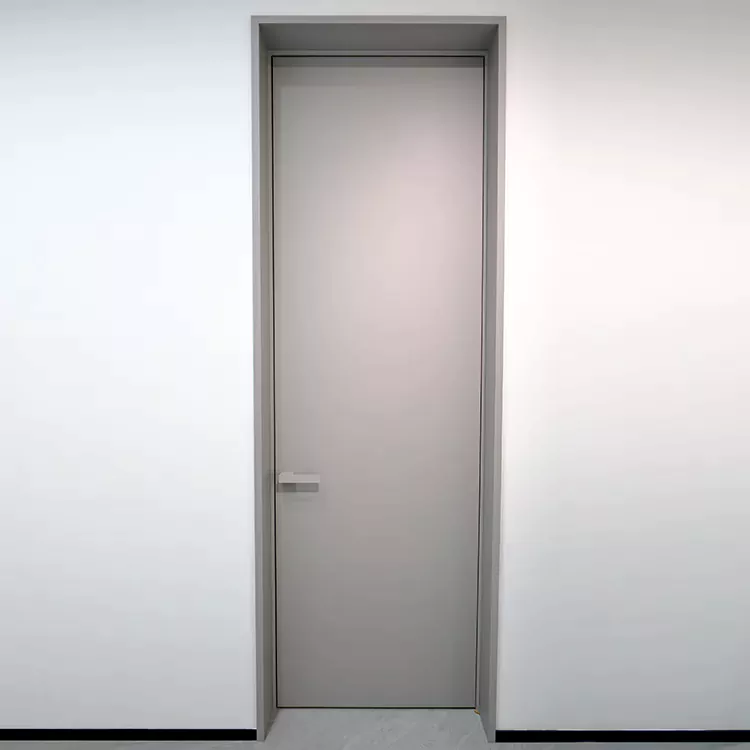 Minimalistisk innvendig svingdør
